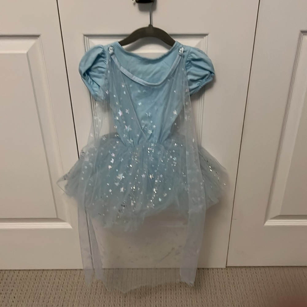 Frozen Elsa Dress w/ Detachable Cape - Picture 2 of 6